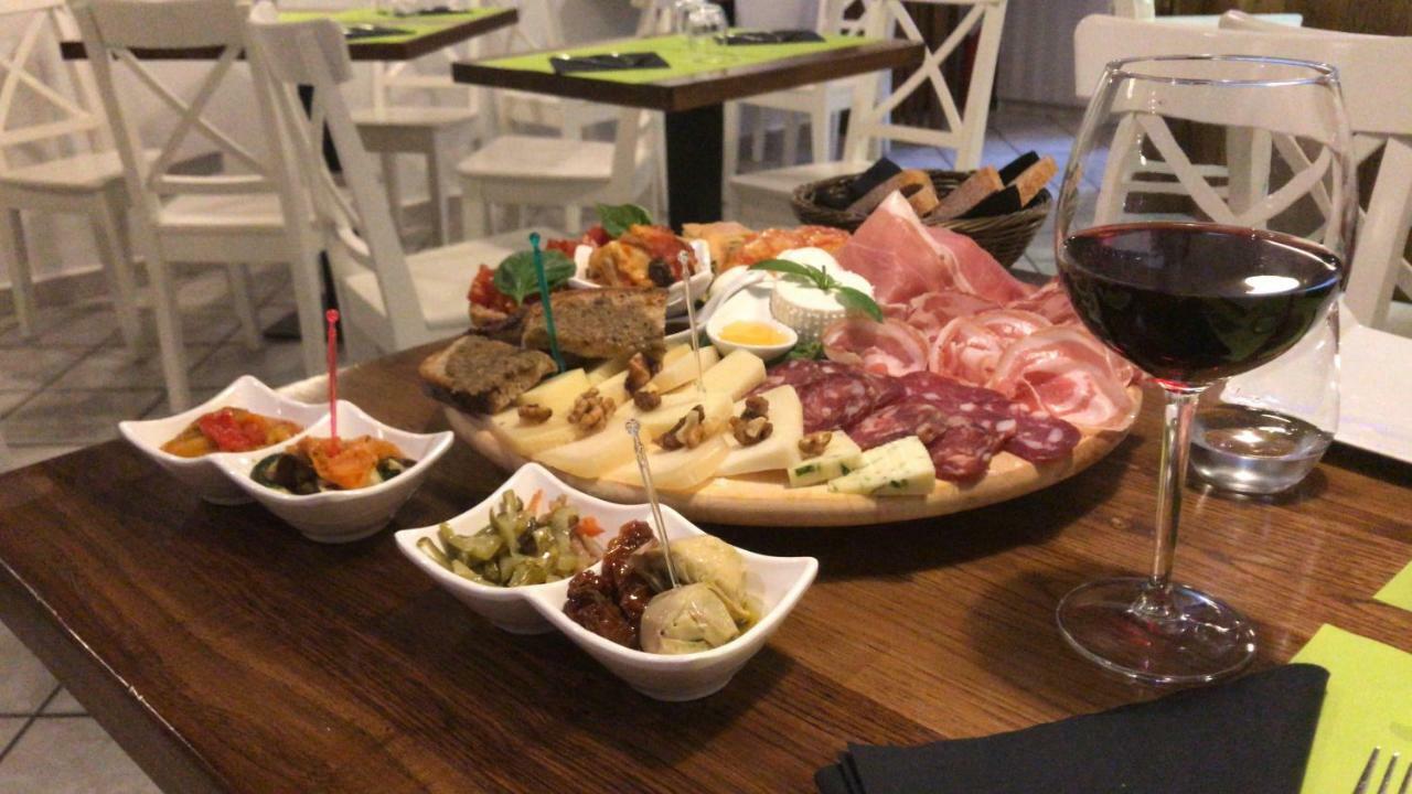 피시오타 La Casa Del Maestro Attico 아파트 외부 사진